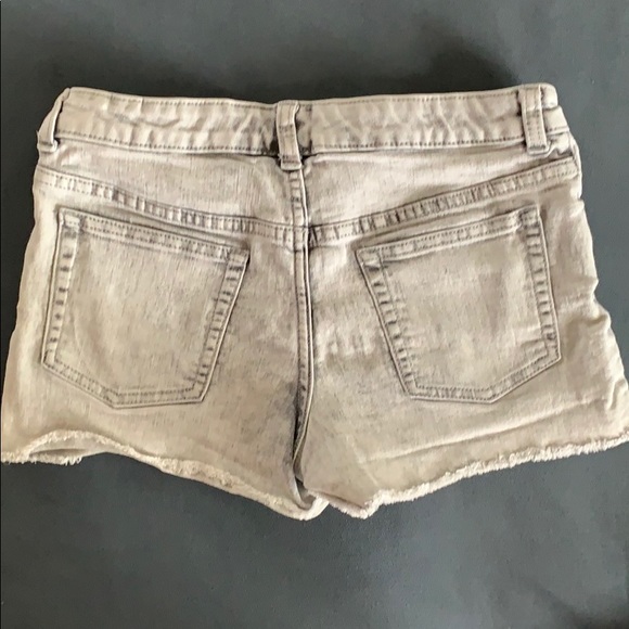 🌞3/$20 Crazy 8 Paint Splattered Cutoff Shorts - Picture 5 of 6